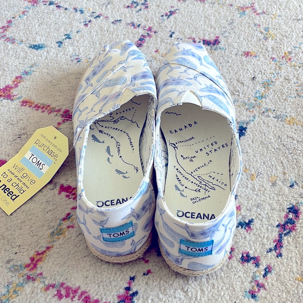 NWT Toms Multi Watercolor Whale Canvas Shoe